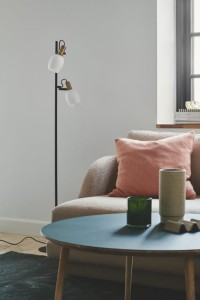 Lampa podłogowa ARILD Nordlux 1xE14 40W Metal Czarny w nowoczesnym wnętrzu.