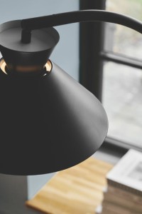 Lampa podłogowa DIAL Nordlux 1xE27 40W Metal Czarny w nowoczesnym wnętrzu.