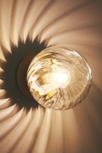 Lampa ścienna CHISELL Nordlux 1xE14 25W Metal Mosiądz z efektem świetlnym na ścianie.