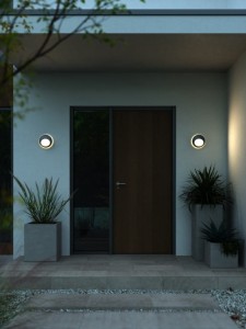 Lampa ścienna OLIVER Nordlux 1xLED na fasadzie domu, czarna.