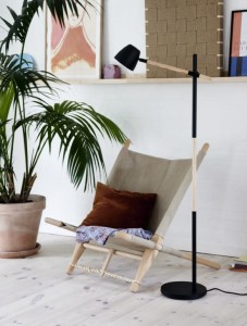 Lampa podłogowa THEO Nordlux 1xGU10 35W Metal Czarny w salonie.