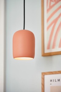 Lampa wisząca NOTTI Nordlux 1xE27 25W Metal Brązowy w nowoczesnym wnętrzu.