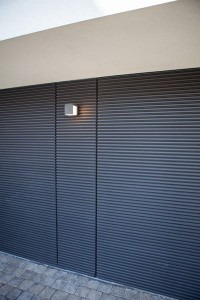 Kinkiet zewnętrzny LED Lutec Cuba 5193803118 IP54 1xLED Aluminium na ścianie budynku.