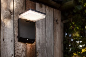 Kinkiet zewnętrzny z czujnikiem ruchu Lutec Moze Solar IP44 czarny.