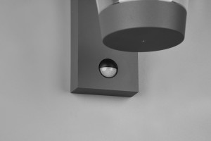 Lampa elewacyjna Trio Cavado 211069142 IP44 1xE27 Aluminium Szary montowana na ścianie.