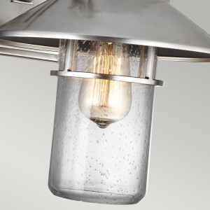 Nowoczesny kinkiet zewnętrzny Elstead Lighting Boynton FE-BOYNTON2-M z przezroczystym kloszem i żarówką.