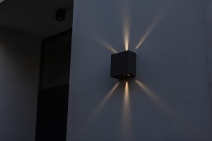 Kinkiet zewnętrzny LED Lutec Gemini 5104003012 IP54 czarny aluminiowy.