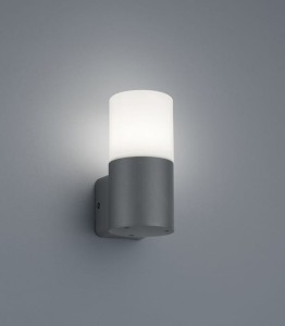 Lampa elewacyjna Trio Hoosic 224060142 IP44 1xE27 Aluminium Szary na ścianie.