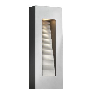 Nowoczesny kinkiet zewnętrzny Elstead Lighting Luna HK-LUNA-M-TT IP44 w kolorze srebrnym.