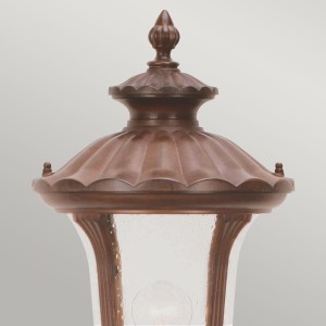 Latarnia ogrodowa Elstead Lighting Chicago CC4-S IP44 stylizowana na klasyczną brązową lampę z przezroczystym kloszem.