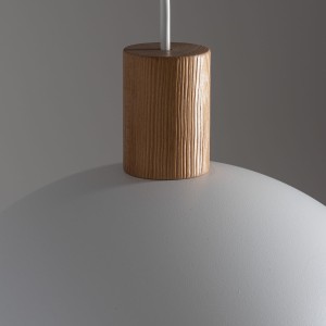 Lampa wisząca OSLO TK Lighting biała z drewnianym elementem.
