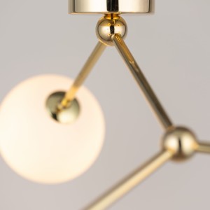 Lampa sufitowa FAIRY TK Lighting 3xG9 6W Szkło Biały, zbliżenie na złote ramiona i białe klosze.