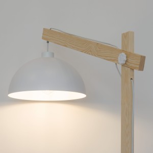 Lampa podłogowa OSLO TK Lighting 1xE27 15W Metal Biały z drewnianym ramieniem.