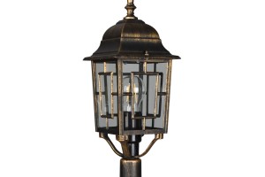 Lampa zewnętrzna Volturno Trio 3xE27 60W Rdzawy Aluminium na jasnym tle.