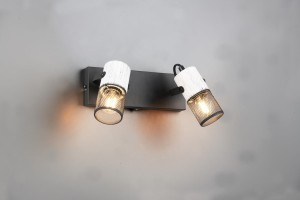 Lampa ścienna Tosh Trio 2xE14 15W Czarny / Biały Metal na tle szarej ściany.