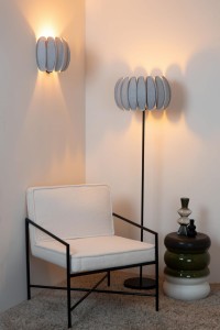 Lampa ścienna Spencer Lucide 1xE27 40W Szary Czarny Filc w nowoczesnym wnętrzu.