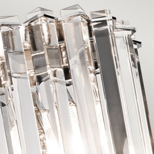 Lampa ścienna Crystal Skye Elstead Lighting z kryształami i chromowanym wykończeniem.