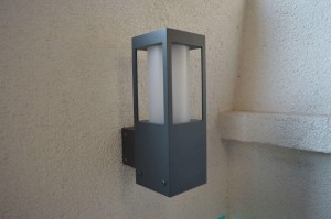 Lampa zewnętrzna kinkiet SQUER K Radex IP 44 1x18W E27 Metal/Poliwęglan Grafit