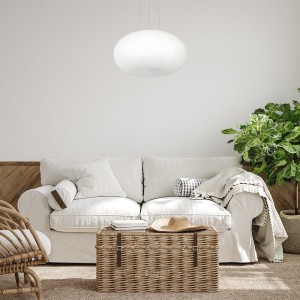 Lampa Wisząca Inez Zuma line 2x60W E27 Biały Metal nad sofą w salonie.