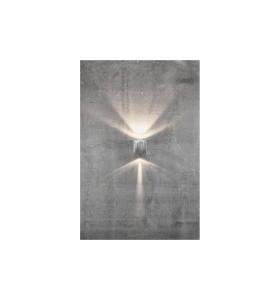 Lampa Ścienna Nordlux LED Metal Srebrny montowana na ścianie betonowej.