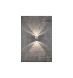 Lampa Ścienna Nordlux LED Metal Srebrny na betonowej ścianie.