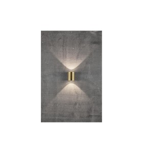 Lampa Ścienna Nordlux LED Mosiądz zamontowana na szarej ścianie.