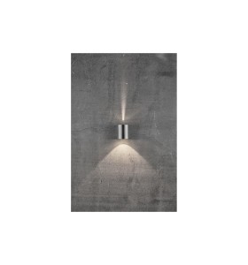 Lampa Ścienna Nordlux LED Stal nierdzewna na tle betonowej ściany.