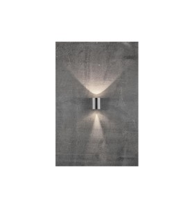 Lampa Ścienna Nordlux LED Stal nierdzewna na betonowej ścianie.