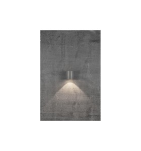 Lampa Ścienna Nordlux LED Aluminium Szary na betonowej ścianie.