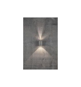 Lampa Ścienna Nordlux LED Aluminium Szary na tle betonowej ściany.