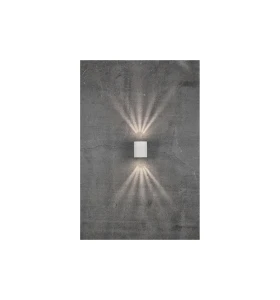 Lampa Ścienna Nordlux LED Aluminium Biały na betonowej ścianie.