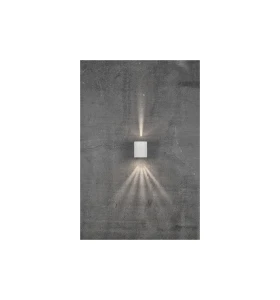 Lampa Ścienna Nordlux LED Aluminium Biały na szarej ścianie.