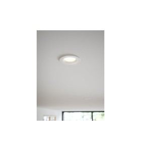 Lampa sufitowa Oprawa podtynkowa TIAKI NORDLUX LED Biała na suficie.