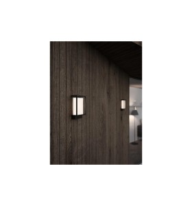 Lampa Ścienna Nordlux LED Aluminium Czarny zamontowana na drewnianej ścianie