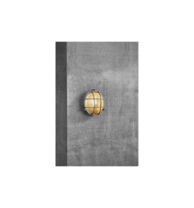 Lampa Ścienna Nordlux E27 12,5W Mosiądz Nikiel zamontowana na betonowej ścianie.