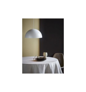 Lampa Wisząca Nordlux E27 40W Metal Biały nad stołem.