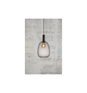 Lampa Wisząca Nordlux E27 60W Czarny zawieszona na tle betonowej ściany.