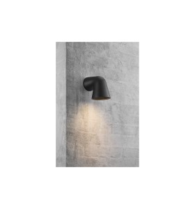 Lampa Ścienna Nordlux GU10 28W Aluminium Czarny zamontowana na szarej ścianie.