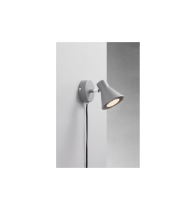 Lampa ścienna Kinkiet Nordlux GU10 35W Metal Szary na białej ścianie.