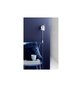 Lampa ścienna Kinkiet Nordlux GU10 35W Metal Biały na niebieskiej ścianie.