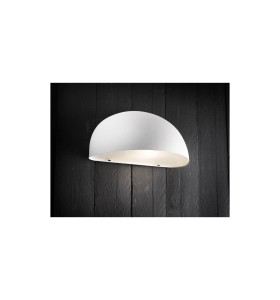 Lampa Ścienna Nordlux E27 60W Biały na czarnym tle.