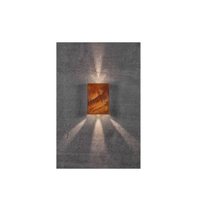 Lampa Ścienna Nordlux LED Metal Corten na szarej ścianie.