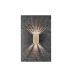 Lampa Ścienna Nordlux LED Mosiądz zamontowana na szarej ścianie.