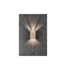 Lampa ścienna Nordlux LED mosiądz zamontowana na ścianie, oświetlająca światłem w górę i w dół.