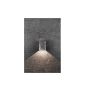 Lampa Ścienna Nordlux LED Srebrny zamontowana na betonowej ścianie.