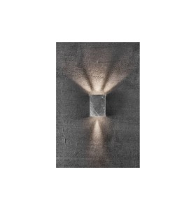 Lampa Ścienna Nordlux LED Srebrny zawieszona na ścianie, świeci górą i dołem.