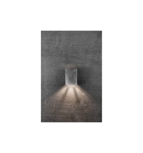 Lampa Ścienna Nordlux LED Srebrny na betonowej ścianie.