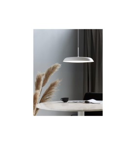 Lampa Wisząca Nordlux LED Metal Biały nad stołem w minimalistycznym wnętrzu.