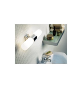 Lampa Łazienkowa Nordlux E14 2X25W Chrom zamontowana nad umywalką.