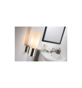 Lampa Łazienkowa Nordlux E14 40W Szczotkowana stal zamontowana nad umywalką.